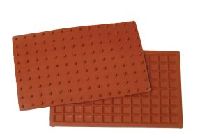 SQUARED IRON RUBBER MAT WITH FEET 220x135mm