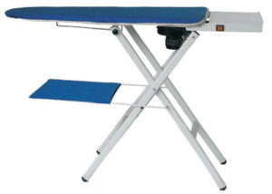 TABLE A REPASSER ASPIRANTE CHAUFFANTE AVEC PLANCHER